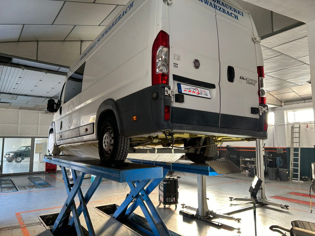 chapa y pintura cambrils tarragona oxido en bajos furgoneta fiat ducato camper (10)