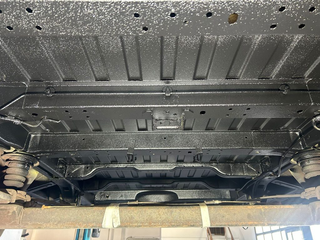 chapa y pintura cambrils tarragona oxido en bajos furgoneta fiat ducato camper (14)