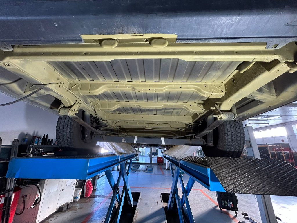 chapa y pintura cambrils tarragona oxido en bajos furgoneta fiat ducato camper (2)