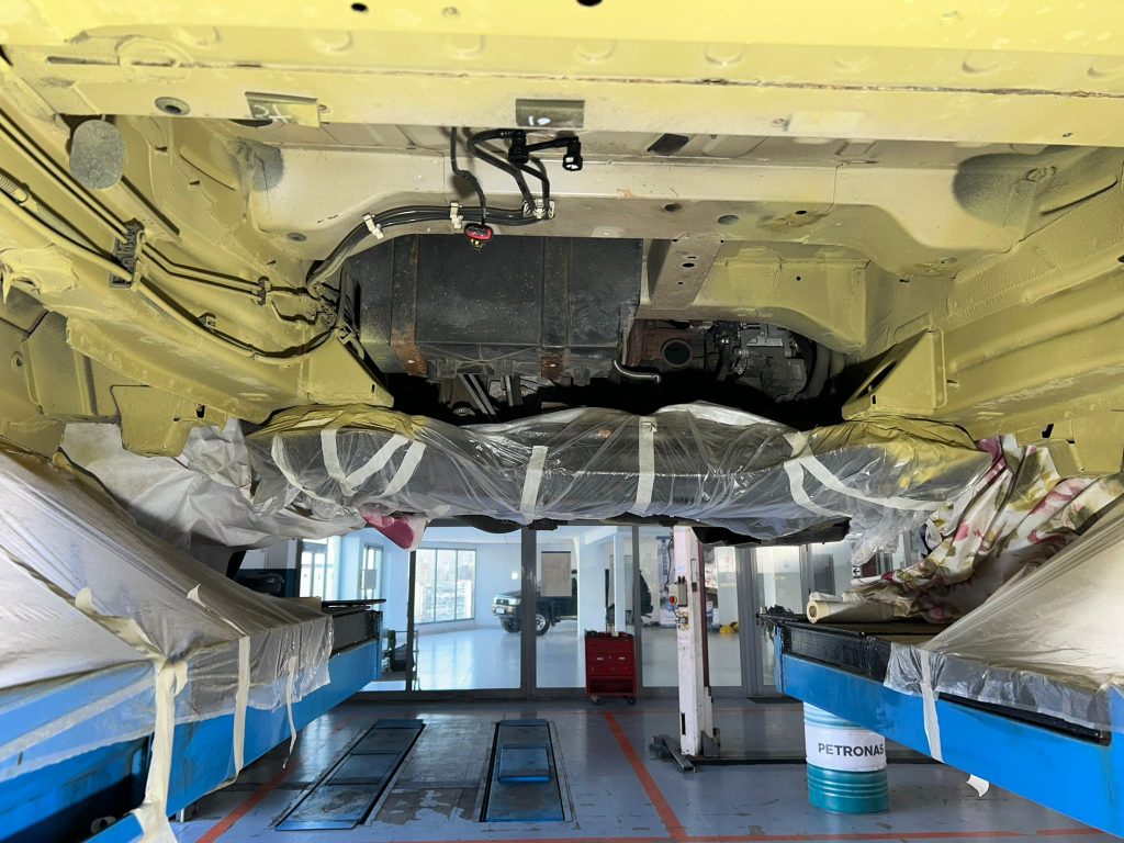 chapa y pintura cambrils tarragona oxido en bajos furgoneta fiat ducato camper (5)